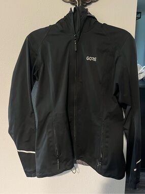 Gorewear Women’s Windbreaker Jacket